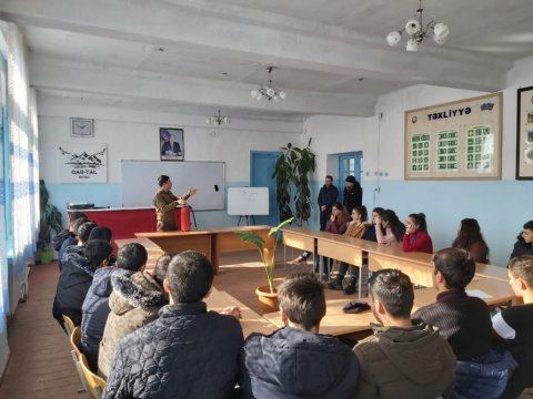  Məktəblərdə yanğın təhlükəsizliyinə dair maarifləndirmə tədbirləri keçirilib