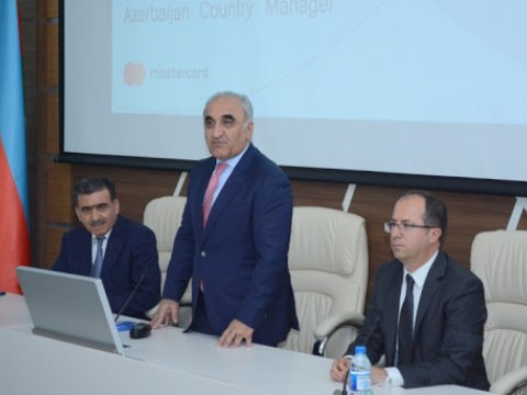 UNEC rəqəmsal iqtisadiyyatla bağlı dünya alimlərini bir araya gətirəcək