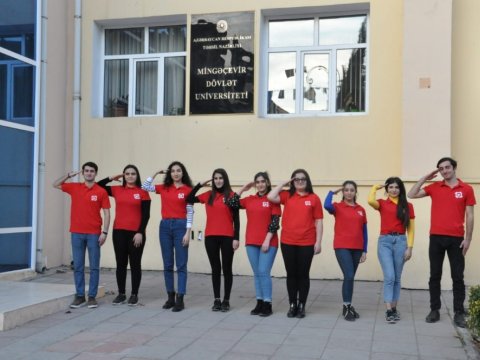 Mingəçevir Dövlət Universitetinin könüllü tələbələri “Əsgərə salam” aksiyasına qoşulublar