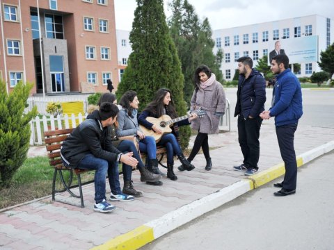 BMU-da gənc müəllimlərin sayı artıb