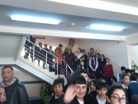 Valideynlər məktəb direktorunu qovdu - İşə nazirlik qarışdı