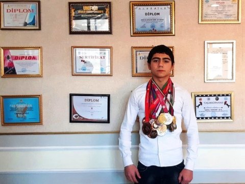 Üç erməni idmançını məğlub edən Bakı məktəblisi 