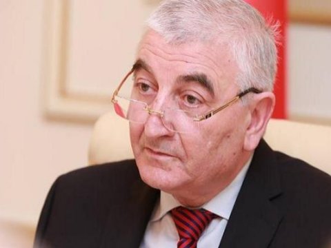 Məzahir Pənahovun tələbəsi: “Vərəqimə baxıb dedi ki, bu qız özünü itirib”