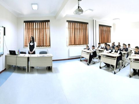 İspan oyununun izahlı təhlili şagirdlər tərəfindən maraqla izlənilib