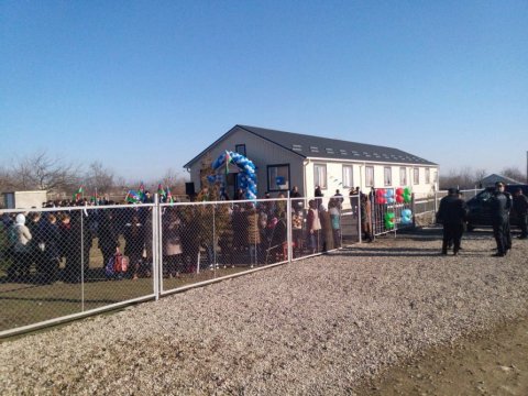 Qubanın Gənclər qəsəbəsi və Susayqışlaq kəndində modul tipli məktəb binaları istifadəyə verilib