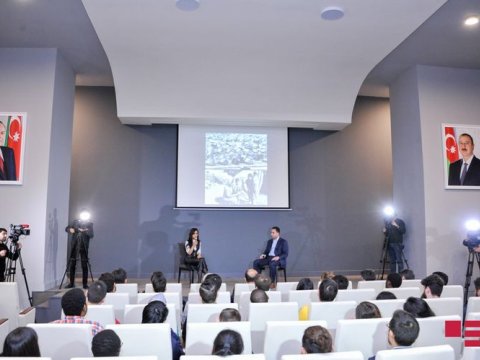 Təhsil Nazirliyində əcnəbi tələbələrin iştirakı ilə Xocalı faciəsinə həsr olunan tədbir keçirilib  