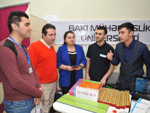 BMU ali təhsil müəssisələrinin sərgisində iştirak edib