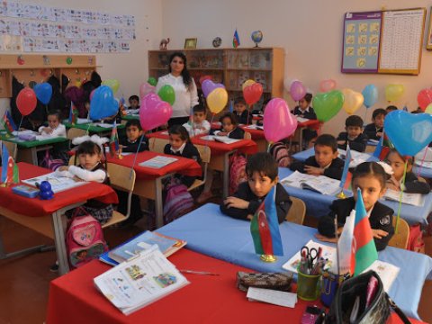 I sinfə qəbul üçün müsahibələr başladı