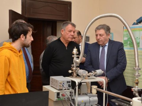 UFAZ nümayəndələri Fizika İnstitutunda  