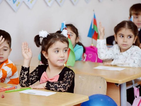 Bu məktəblər də BAĞLANDI