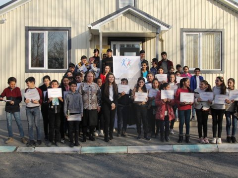 Məktəblilərin gələcək inkişafına yönələn “Bir anda orada…” layihəsi başa çatıb