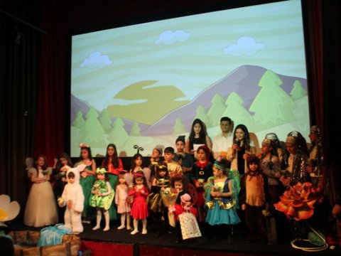 Kino Evində uşaqların iştirakı ilə ingilis dilində tamaşa baş tutdu - FOTO