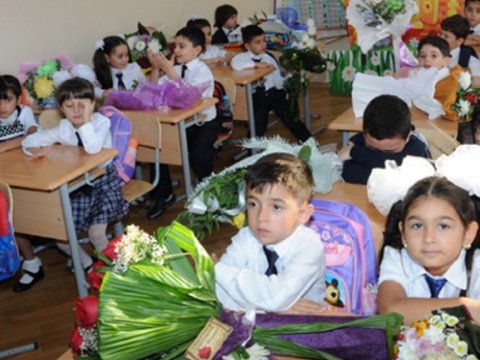 Yaşı 8-dən yuxarı olan uşaqların birinci sinfə qəbulu mümkündürmü?