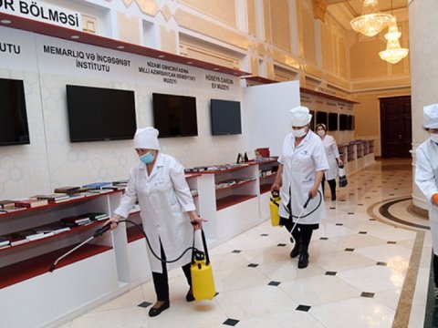 AMEA-nın əsas binasında dezinfeksiya işləri aparılıb