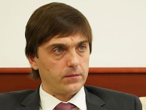 Rusiyada məktəblər üç həftəlik tətilə buraxılır