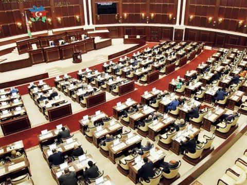 Parlamentdə təhsillə bağlı hansı qanun layihələri  müzakirəyə çıxarılmalıdır? – Deputat və jurnalist təklifləri