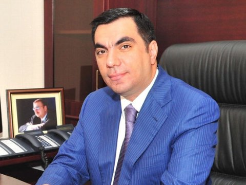 Rektor 1 aylıq maaşını KMDF-yə köçürdü