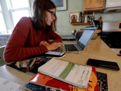 OECD: Evdə öyrənmə təhsili əbədi dəyişə bilər