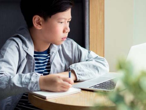 Fransa məktəblərində buraxılış imtahanları ləğv edildi