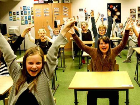 Norveç və Danimarkada məktəblər karantindən çıxır