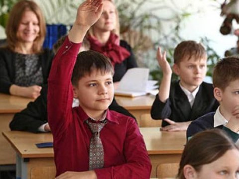 Bu ölkədə prezident məktəblərin açılmasını təklif etdi