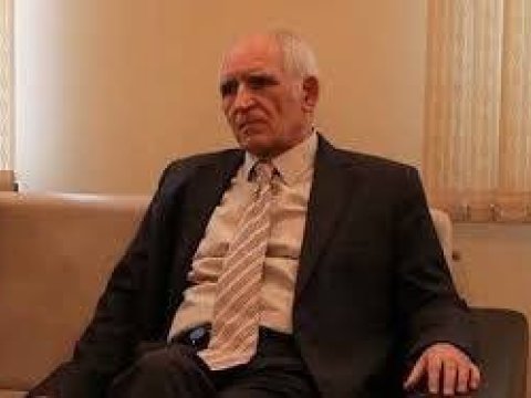 İşıq və kölgə: Müəllim təkcə dərs deyən deyil, həm də dərs verəndir...