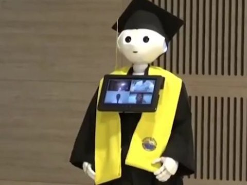 Pandemiya dövründə tələbələr diplomlarını belə aldılar