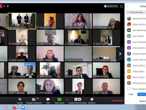 Naxçıvanda müəllimlər şagirdlərə gündəlik dərsləri onlayn qaydada izah edirlər