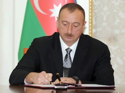 Prezident “Elm haqqında” və “Peşə təhsili haqqında” qanuna dəyişikliyi təsdiqlədi