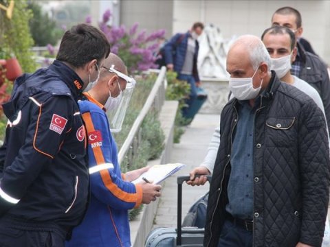 Türkiyənin tələbə yataqxanalarda karantində saxlanılanların yarısı evə buraxılıb