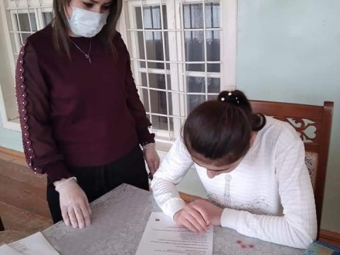 Şəki müəllimləri şagirdlərin evlərinə getdilər - FOTO