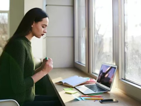 Ukrayna məktəblərində tədris ili distant rejimdə başa çatacaq