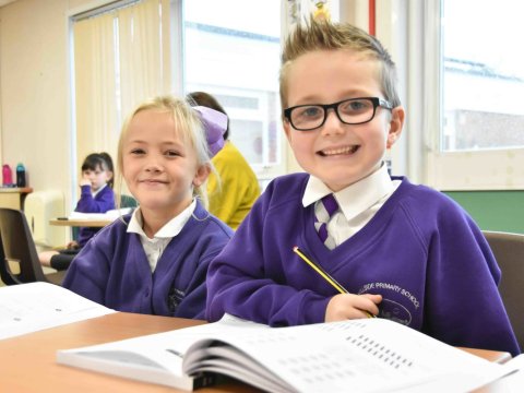 Məktəblər hansı qaydada AÇILMALIDIR? – Örnək FOTOLAR