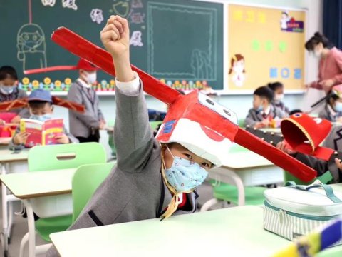 Məktəblər yenidən açıldı - Sosial mediada bu rəngli görüntülər ortaya çıxdı