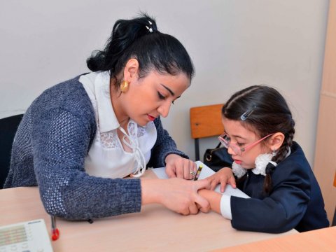 Birinci sinifdə oxuyacaq sağlamlıq imkanları məhdud uşaqların müayinəsinə start verilib