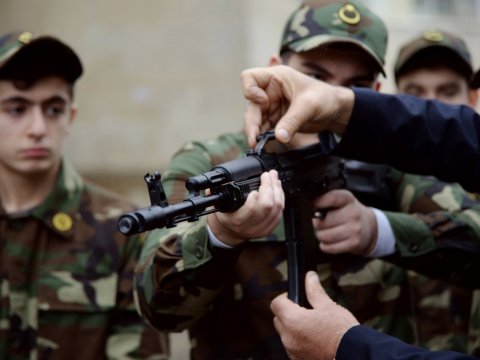 Gənclərin çağırışaqədərki hazırlığı mövzusunda müzakirələr aparılıb