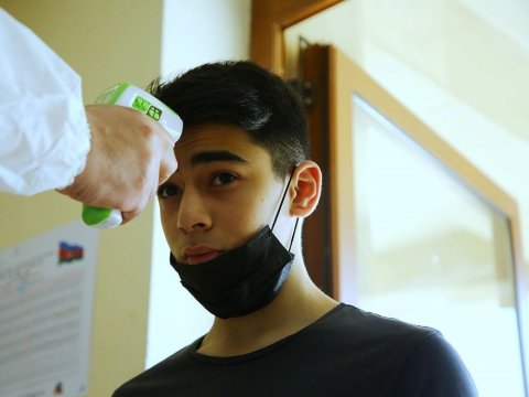 20-yə yaxın şagird bədən hərarəti yüksək olduğu üçün imtahana buraxılmadı