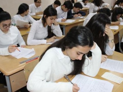 Buraxılış imtahanları iştirakçılarının yazı işlərinin yoxlanılması davam edir 