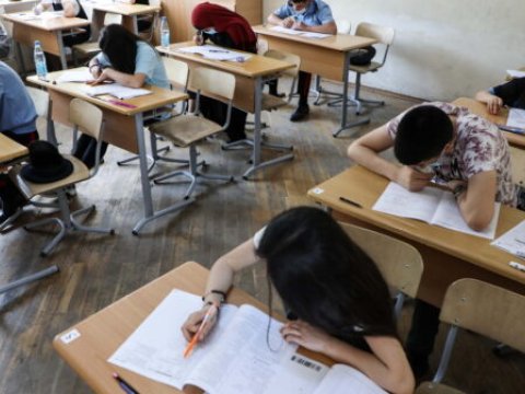 Qızdırması olan 4 şagird imtahana buraxılmadı, 3-ü zala telefon keçirdi