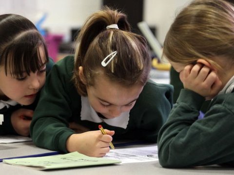 Məktəblilərə verilən sorğu valideynləri qəzəbləndirdi