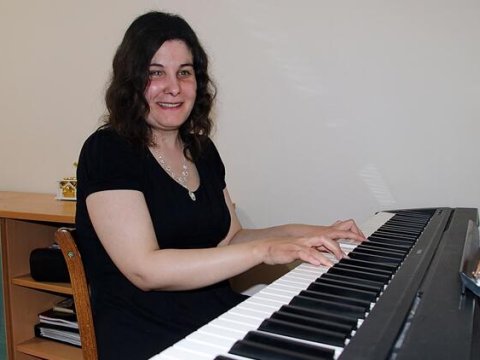 Görmə əngəlli xanımın müəllimlik arzusu gerçək oldu- “Özüylə fəxr etməlidir”