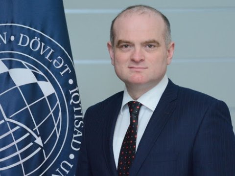 UNEC professoru şərh edir: ABŞ valyutasını indiki durumda almağa dəyərmi?  
