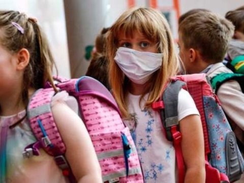 Almaniyada pandemiya dövründə şagirdlər ilk dəfə məktəbə gediblər
