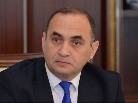 “Peşə təhsili orta məktəbi bitirən şəxslərin əmək bazarına ixtisassız girişinin qarşısını alır”-Deputat həyəcan təbili çaldı