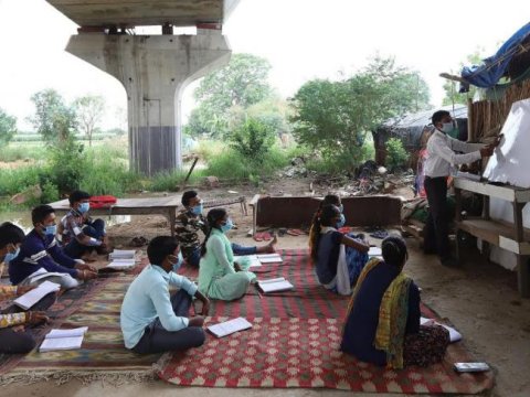 Məktəbləri açmaq nəyə görə çətindir?-MARAQLI