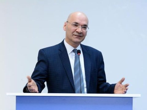 50 % məktəblərin yerləşdiyi ərazilərdə normal internet yoxdur-Osmam Gündüz