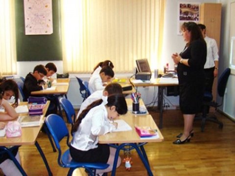 Şagirdlərin hərarətinin ölçülməsinə, sosial məsafənin qorunmasına nəzarət ediləcək