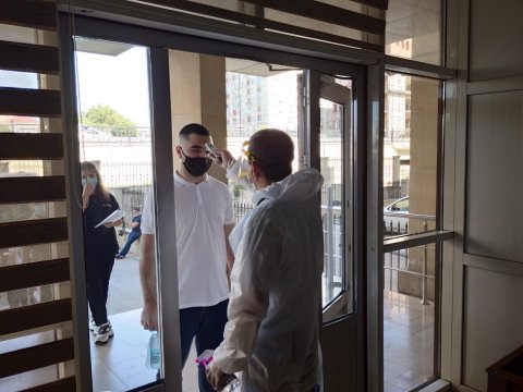 İnzibati rəhbər vəzifələri üzrə dövlət qulluğuna qəbul üçün test imtahanı keçirilib