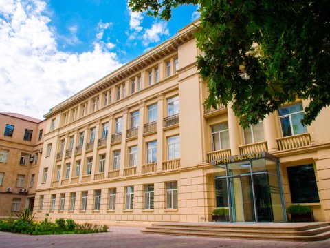 Avtobus sürücüsü işlədiyi deyilən direktora töhmət verildi