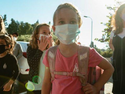 Məktəbdən uzaqlaşmağın uşaqlara vurduğu psixoloji zərərlər – Nümunələr